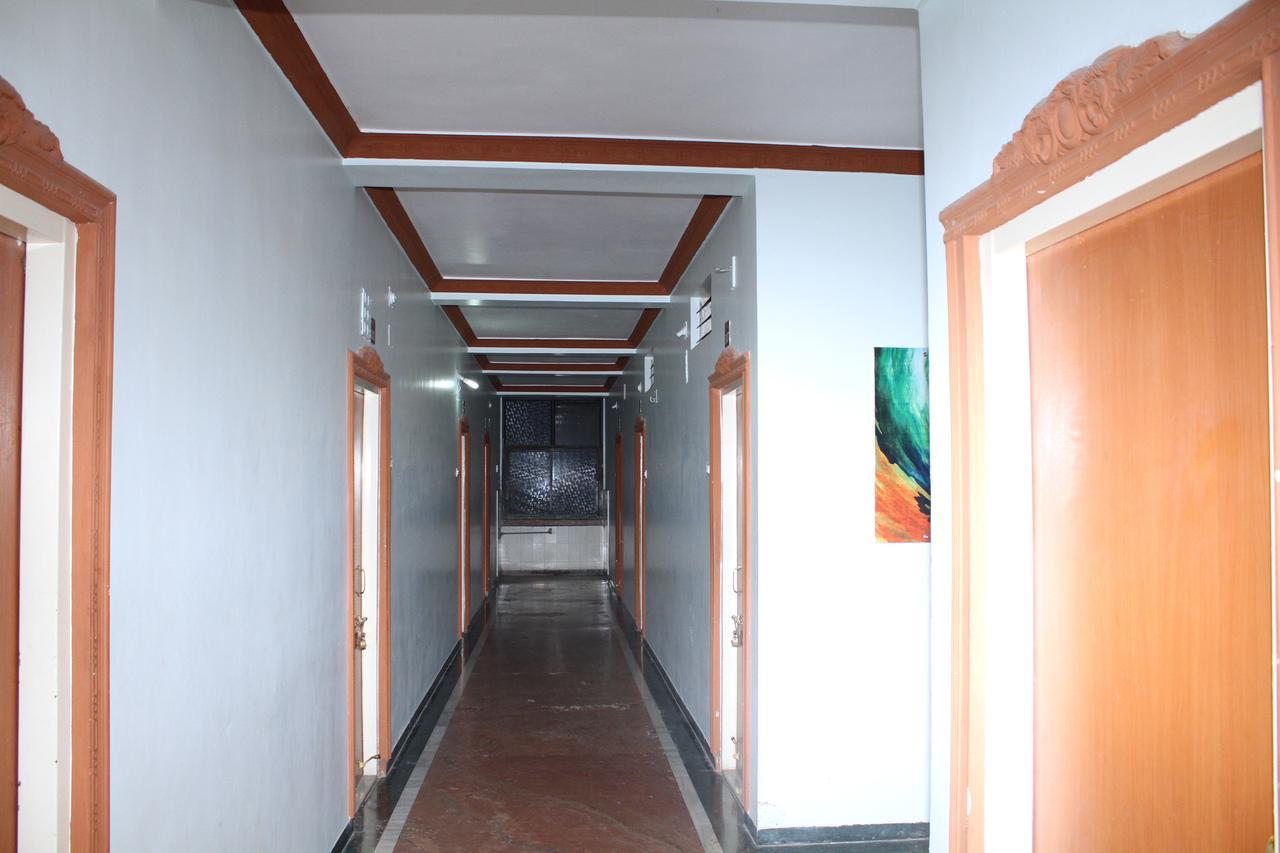 Hotel Bhagwat Palace Lātūr Esterno foto
